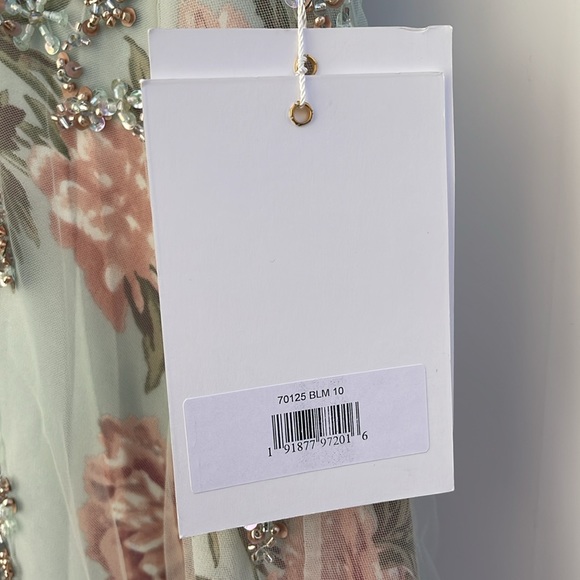 Mac Duggal - Blue Multi Floral Flutter Sleeve V-Neck Maxi Dress - Size 10 - Picture 15 of 17